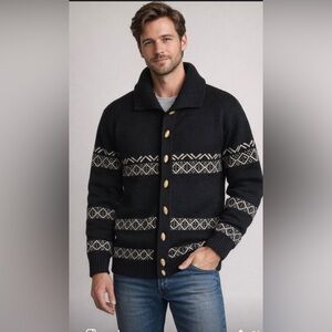 Vintage Tundra 100% wool cardigan, size medium.